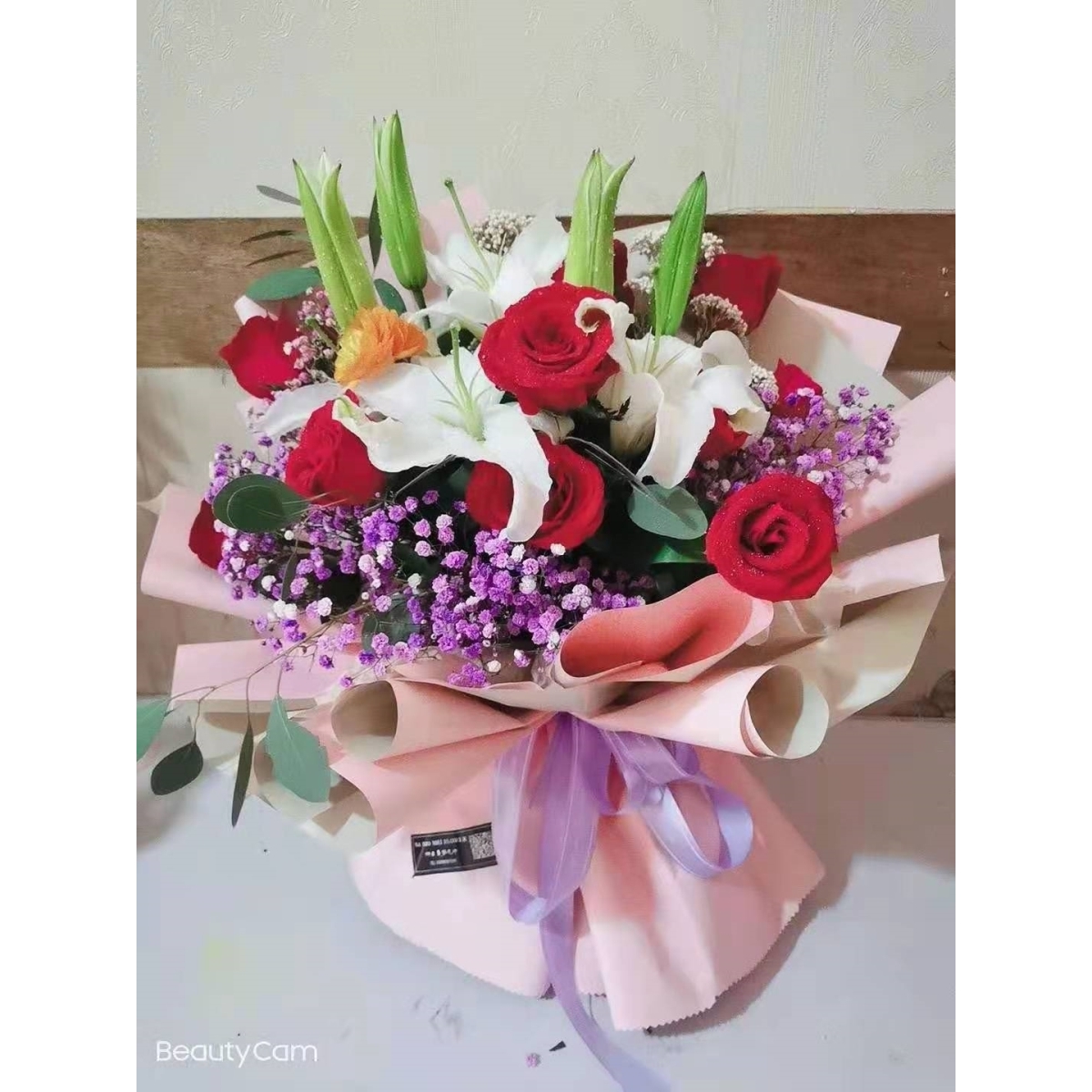 阳江江城区万豪商务大厦新都汇君怡沃尔玛百利店红玫瑰生日鲜花店