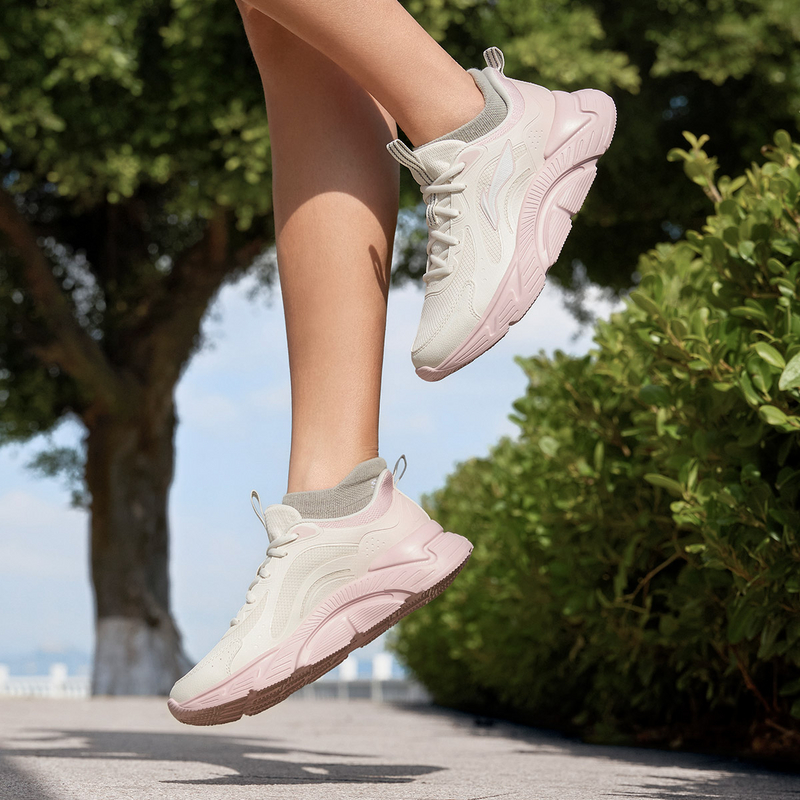 【2025新品】李宁轻飏女子反光休闲慢跑鞋丨ARSV036