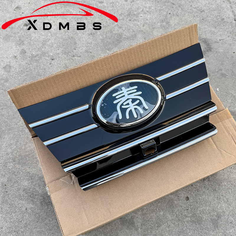 适配比亚迪18款秦ev450前保险杠中网充电口盖装饰盖板前车标标志