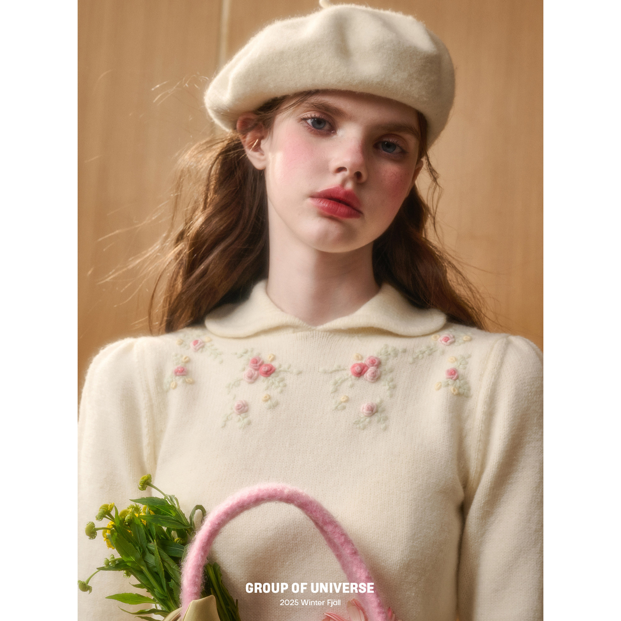 银河万岁&ldquo;礼物&rdquo;羊毛温暖织物「手工刺绣毛衣」甜美娃娃领针织衫