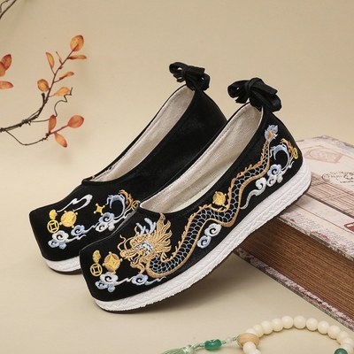 男款黑色金云龙履古装中式翘头弓鞋平底摄影汉服鞋大码明制绣花鞋