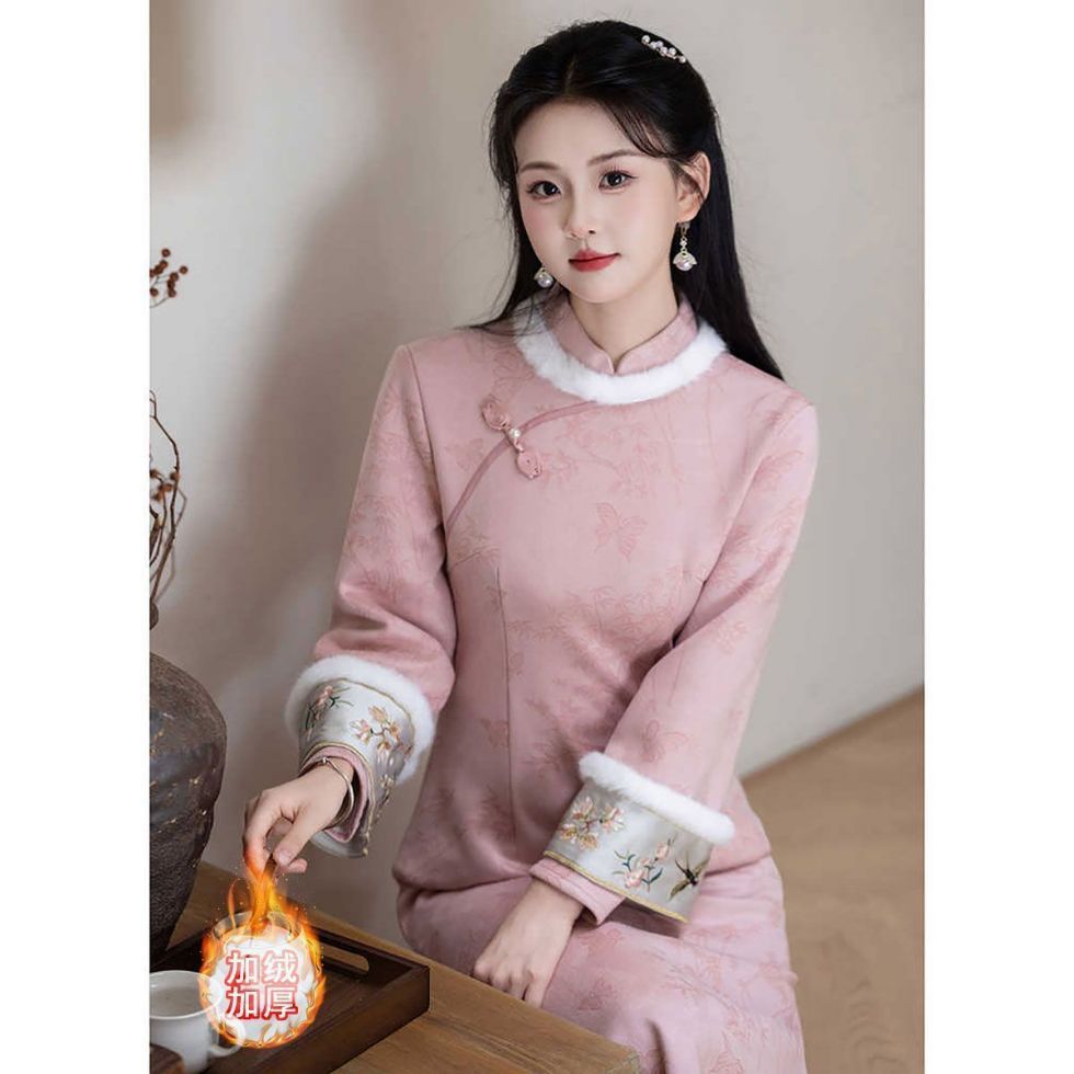 粉色旗袍2025年新款秋冬季长袖加绒加厚订婚礼服新中式百搭连衣裙