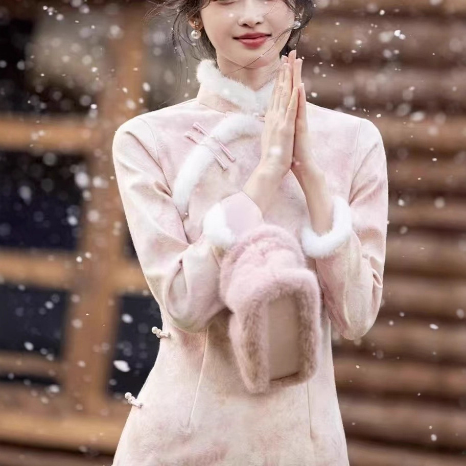 粉色新中式旗袍2025新款秋冬季加绒高端气质高级年轻款少女连衣裙