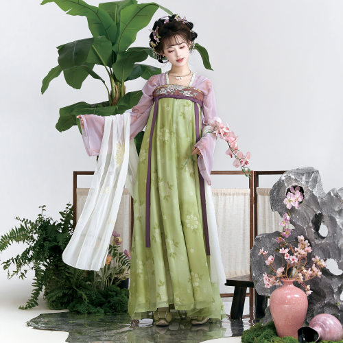 花朝记｜春莺｜唐制汉服齐胸交窬裙对襟衫绣花钉珠绿色传统日常春