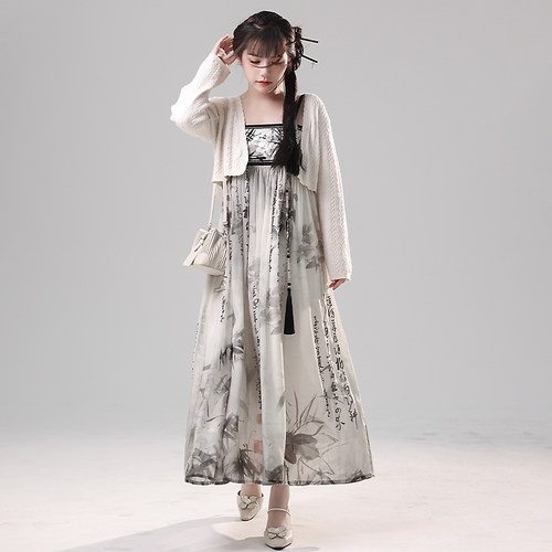 秋汉服针织绣花齐胸吊带裙