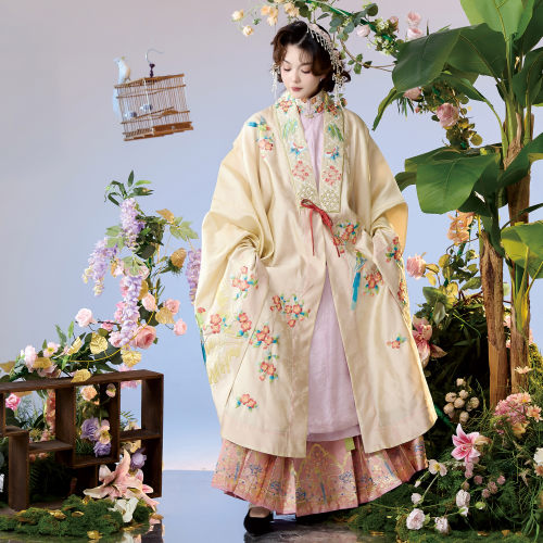 花朝记｜花间灵玑鹦鹉｜晚明汉服披风立领大襟袄马面裙绣花传统春