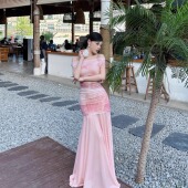 氛围感辣妹露肩一字肩连衣裙夏修身 包臀鱼尾裙海边度假风碎花长裙