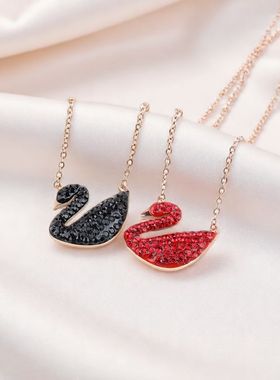 吊坠项链红天鹅钛钢锁骨链