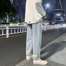浅蓝色