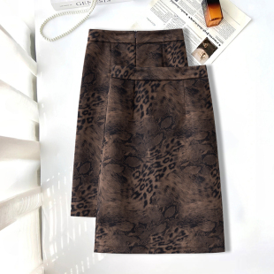 啄木鸟极简风咖啡色豹纹休闲半身裙女秋冬洋气百搭开叉中长裙子