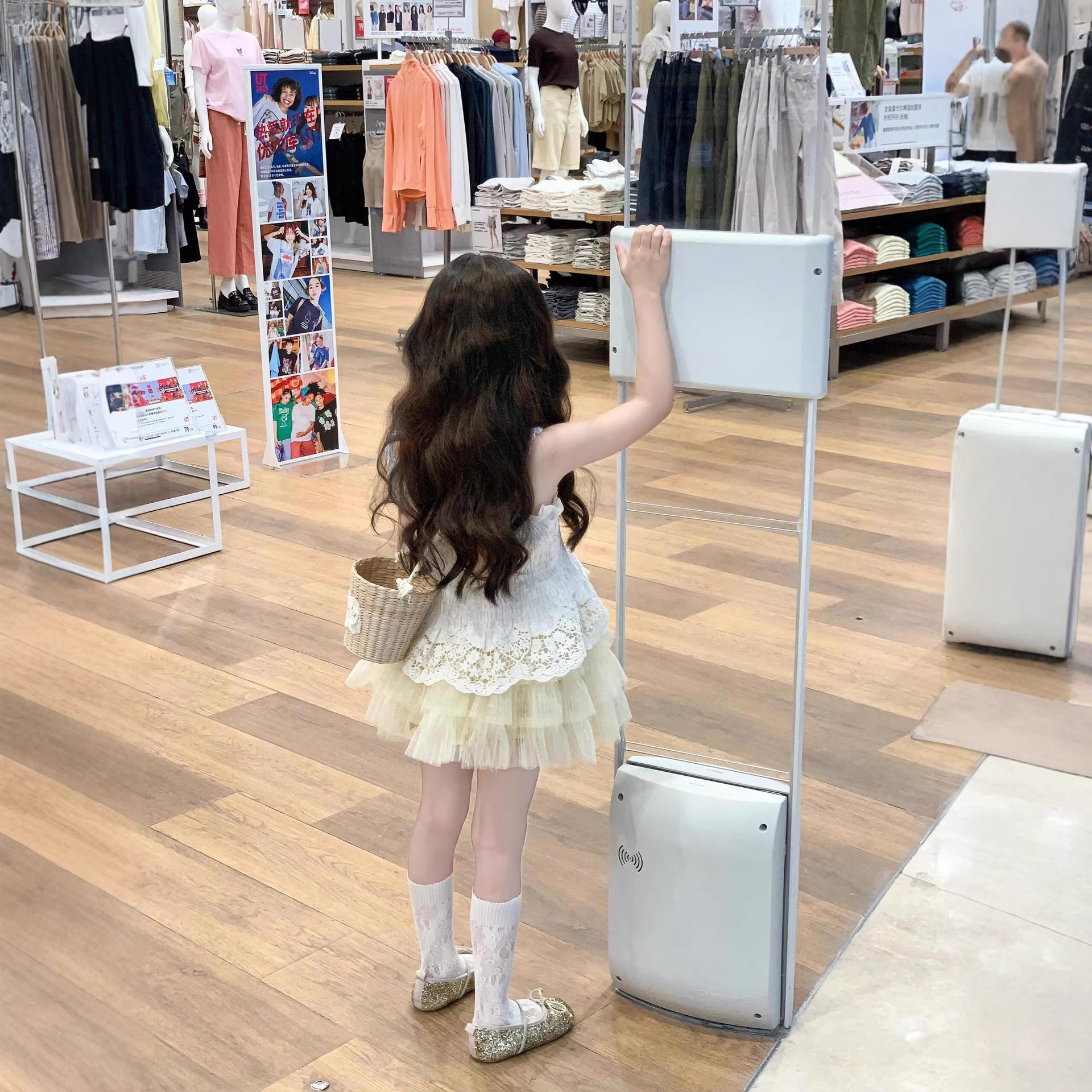 2026女童夏季甜美公主蕾丝吊带上衣+黄色亮纱蓬蓬蛋糕半身裙单拍