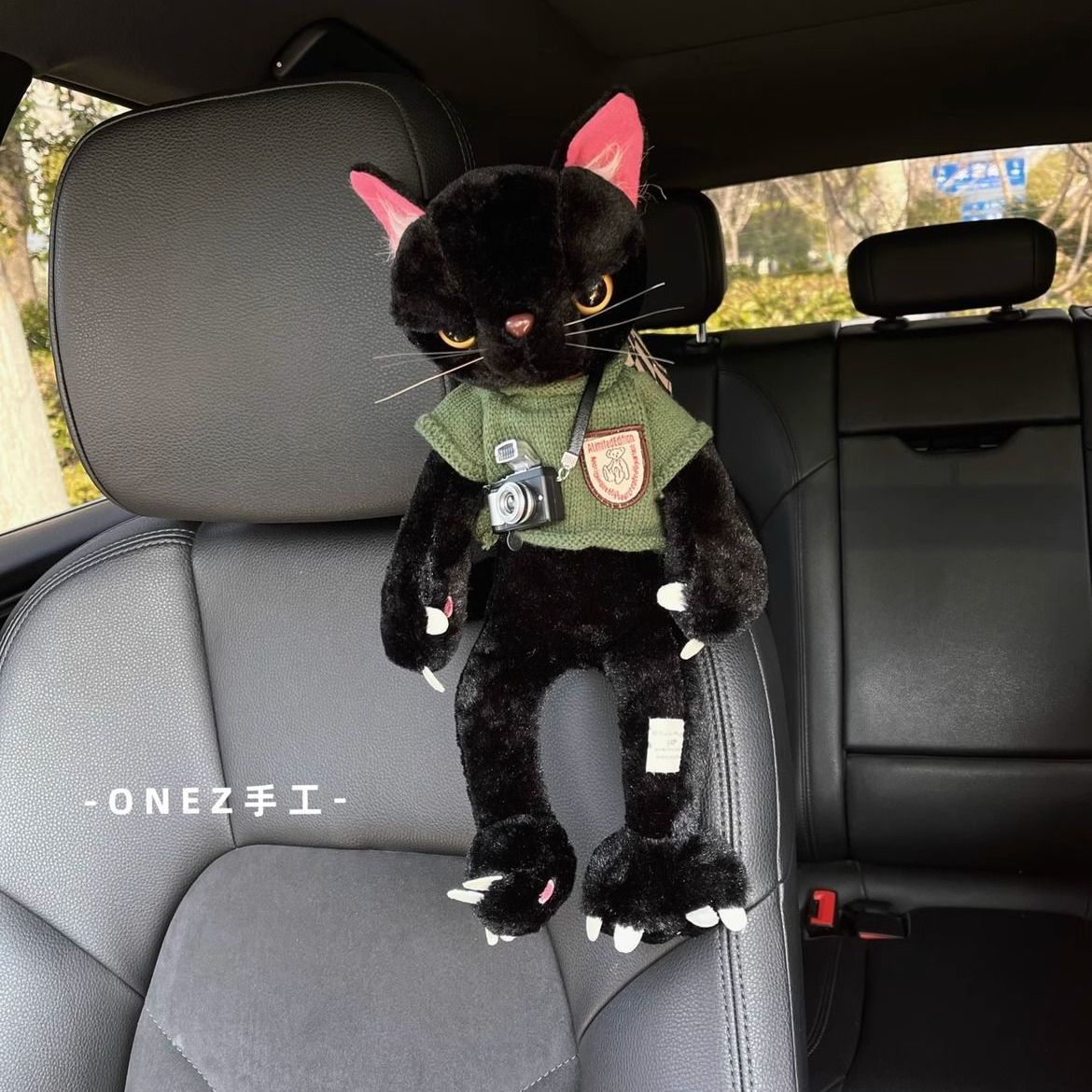 车载超级可爱猫咪公仔汽车座椅多功能挂式千鸟格纸巾包车用纸巾盒
