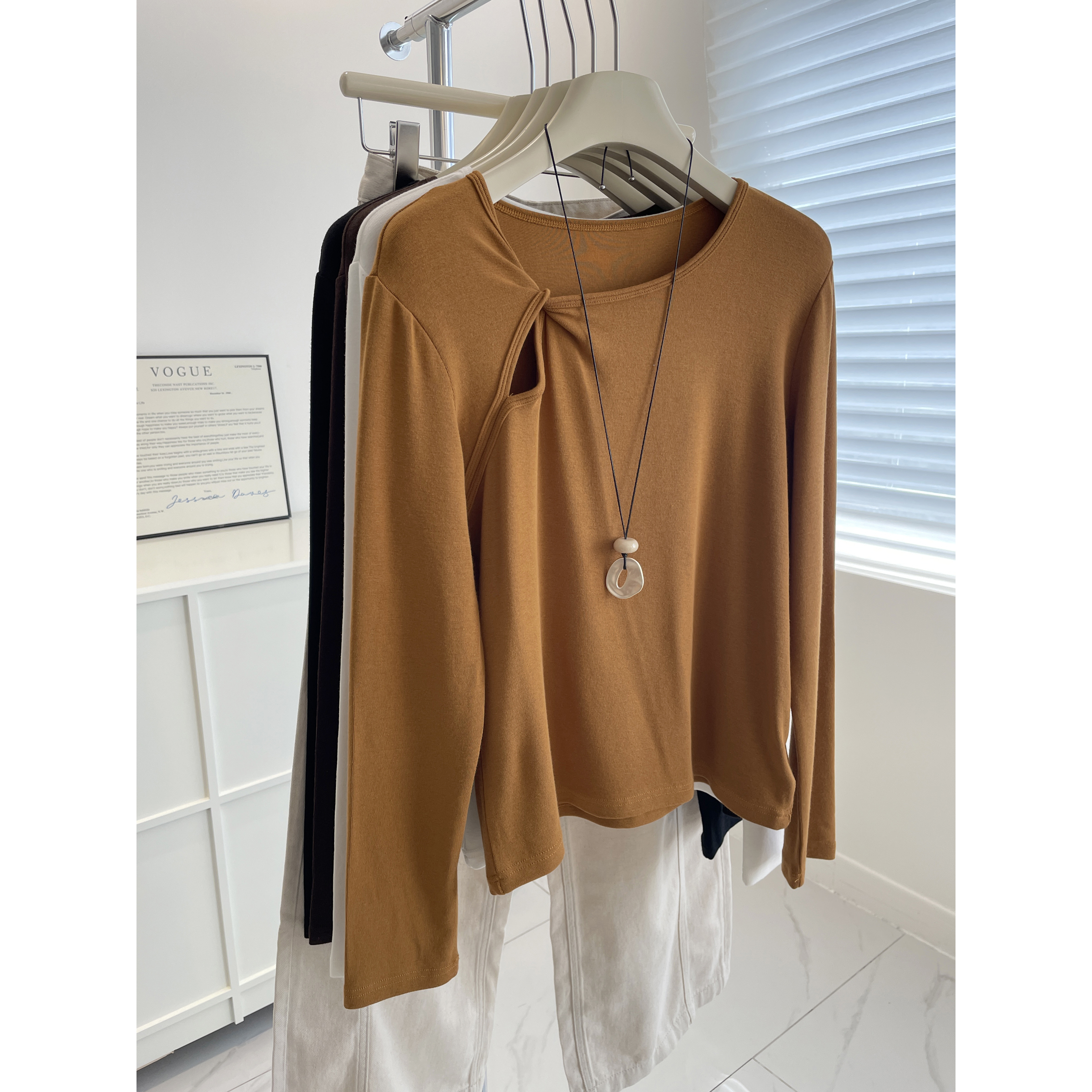 显白南瓜橘~扭结长袖打底衫