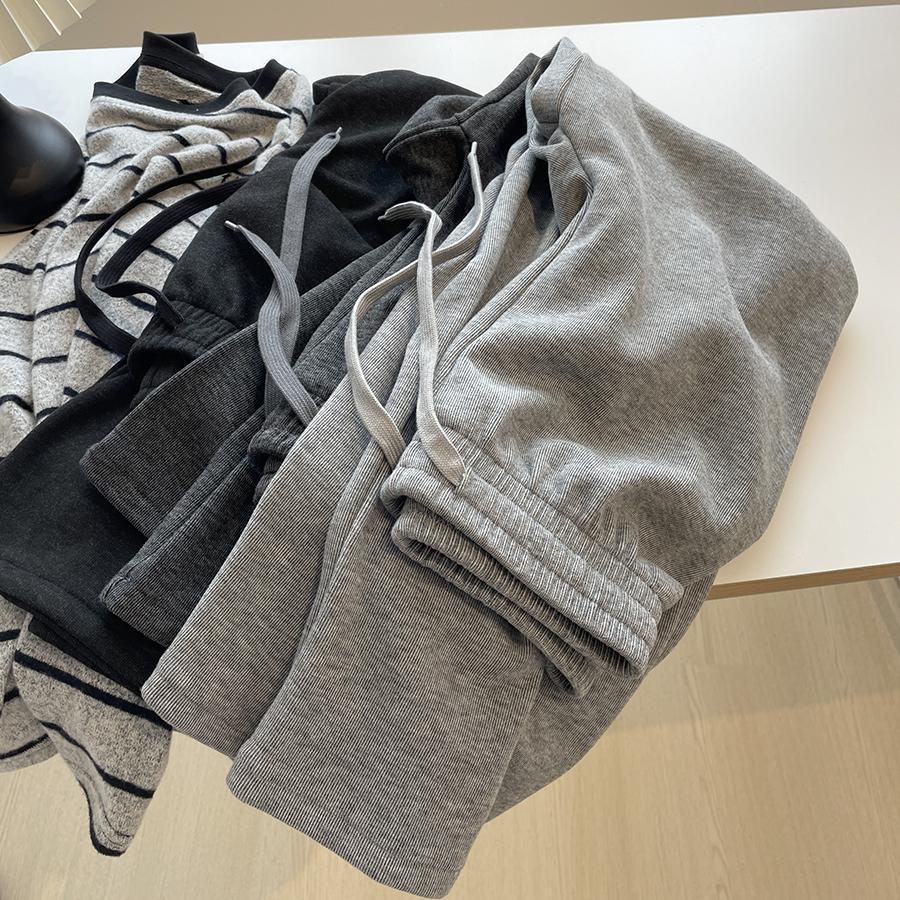 松弛感垂感加绒糯米阔腿裤