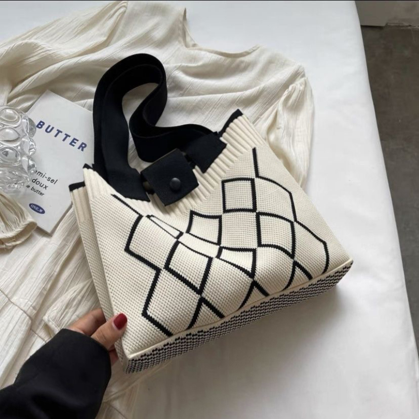 今年流行手工针织包包2024大容量通勤单肩托特包女小清新手提袋子