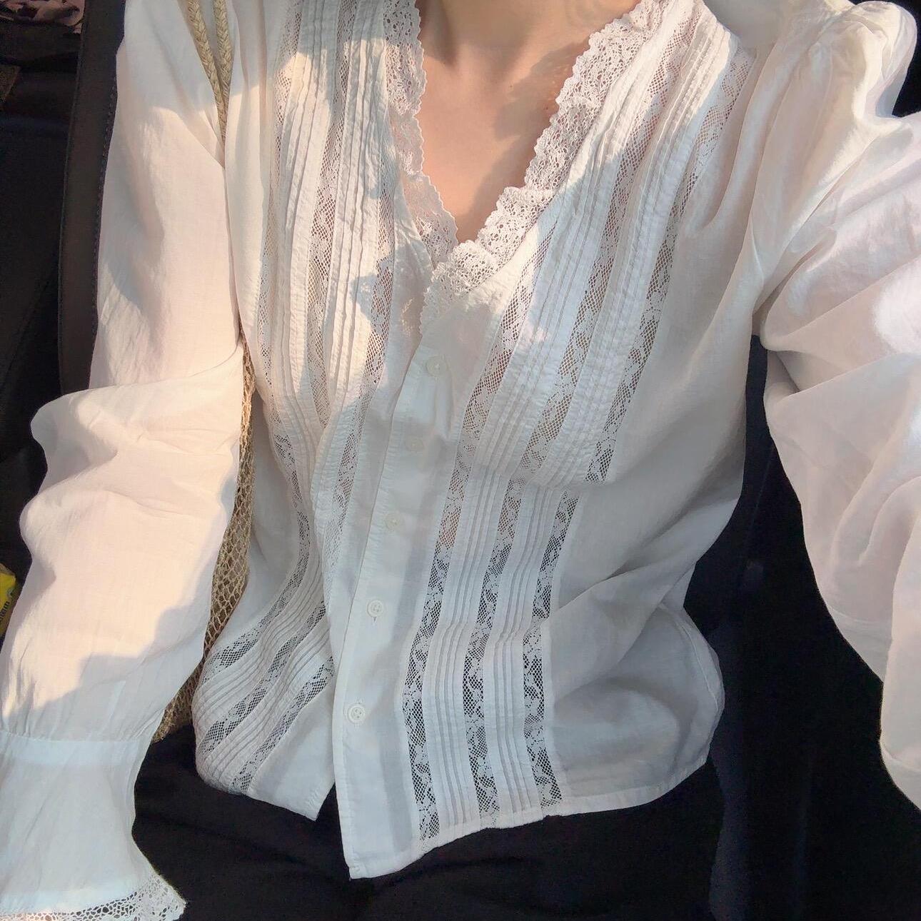 Brandy bm新款法式蕾丝拼接V领花边仙女衬衫女喇叭长袖上衣