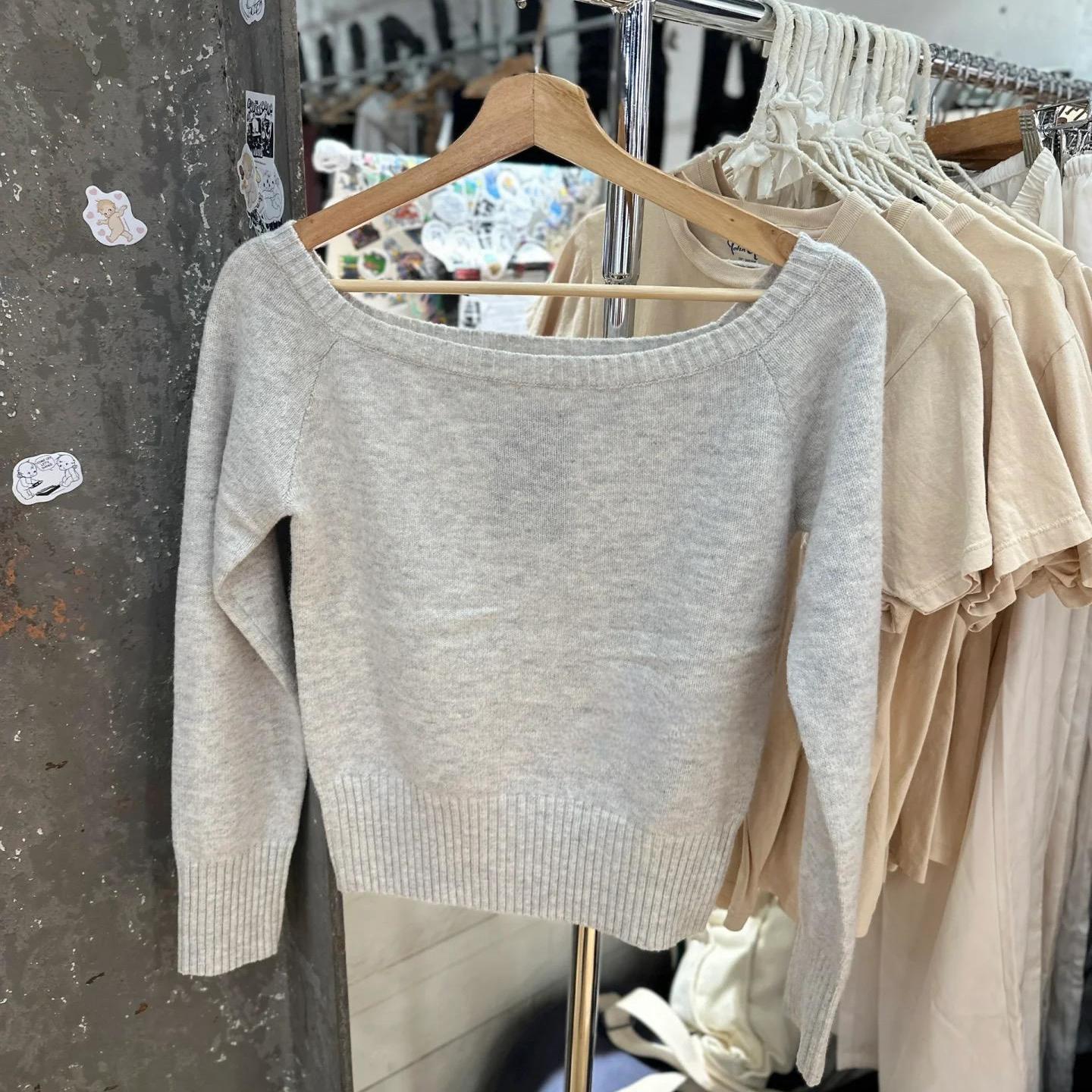 Brandygirlbm新款斜领针织衫