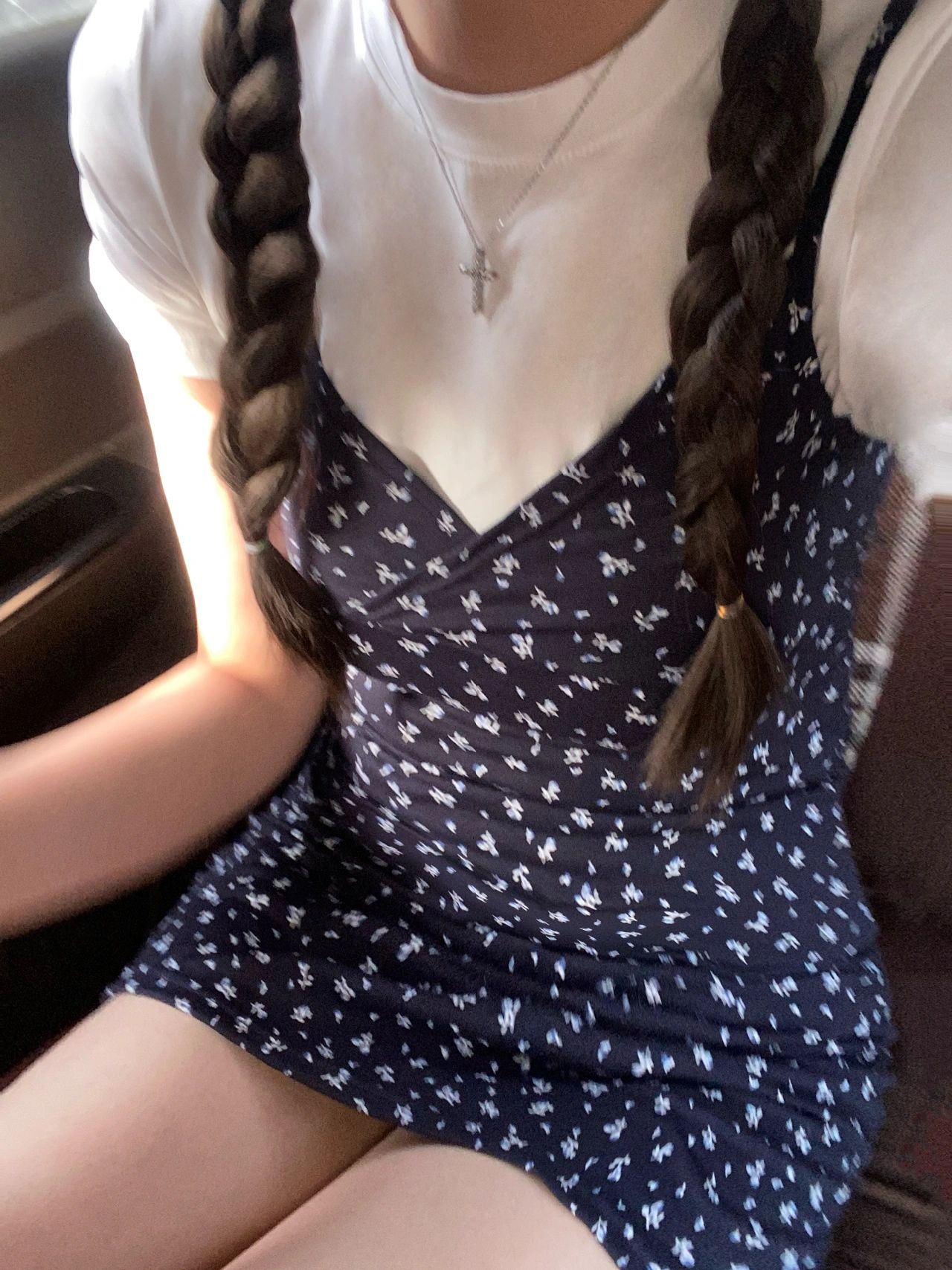 藏青碎花修身连衣裙女图片