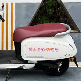 适用于铃木US125本田NWF125破界小卡拉踏板摩托车身卡通装饰贴纸