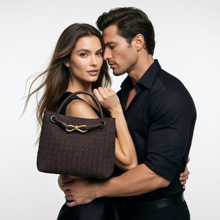 欧美秋冬新款麂皮绒手工编织包肩斜挎托特包通勤手提菜篮子女包