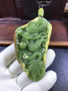析木黄绿河磨玉擎苍碧龙凌云壮志龙手把件全壳皮重138克喜欢的来