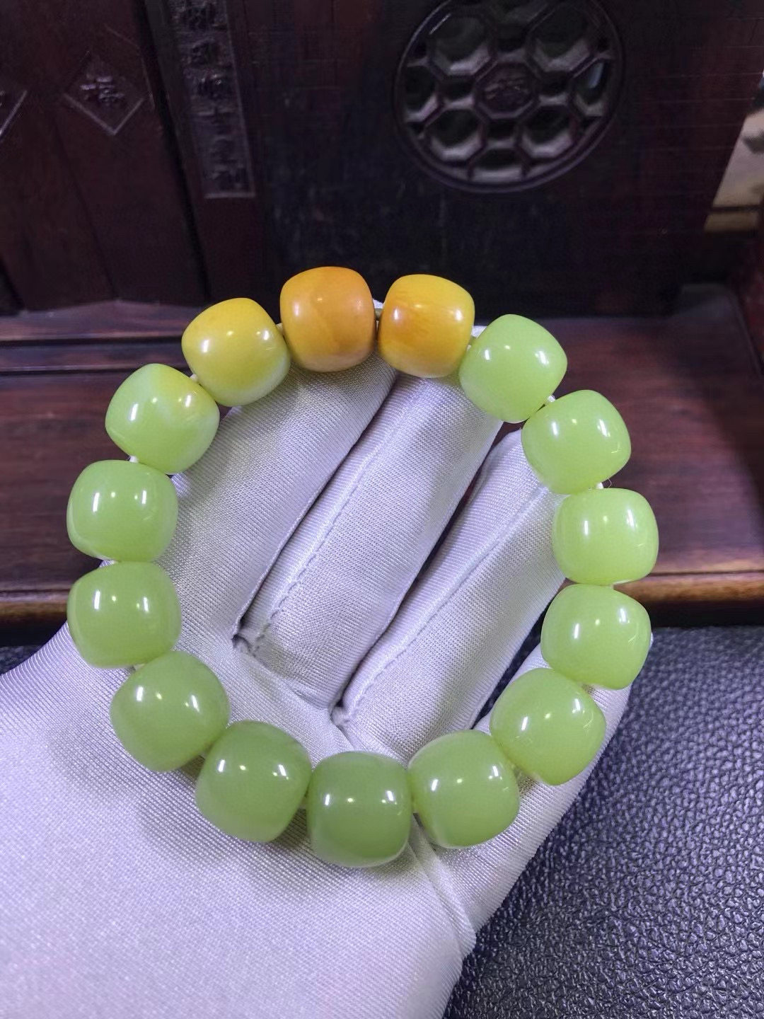 纯天然东北籽料透闪石玉椴树林黄绿河磨玉老形手串手链108克正品
