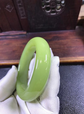 和田玉析木椴树林黄绿河磨玉60口宽版手镯85克收藏级别纯天然正品