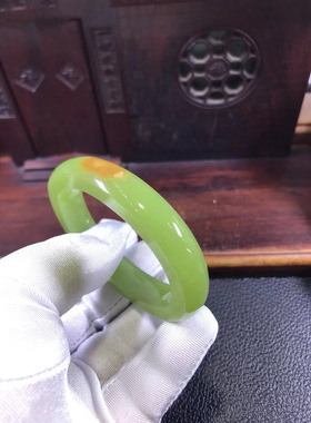 和田玉析木黄绿河磨玉1718明星料57.8口径贵妃手镯重47.7克无结构