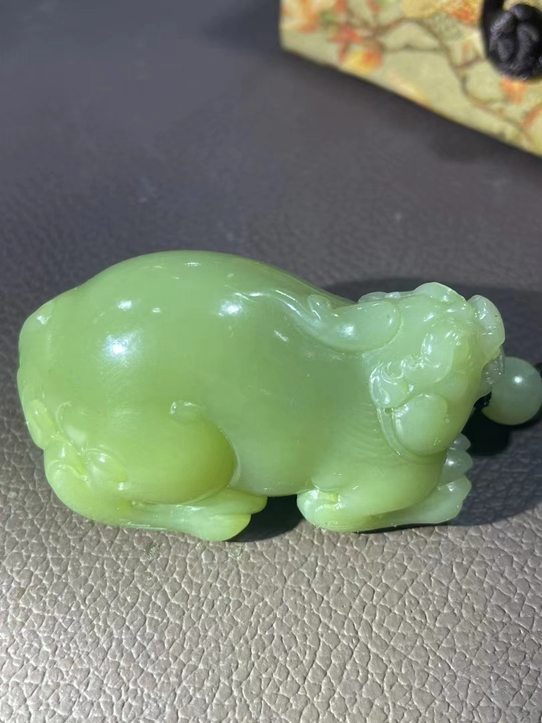 天然析木河磨玉黄绿肉貔恘吊坠挂坠东北籽料手把件绿色无结构