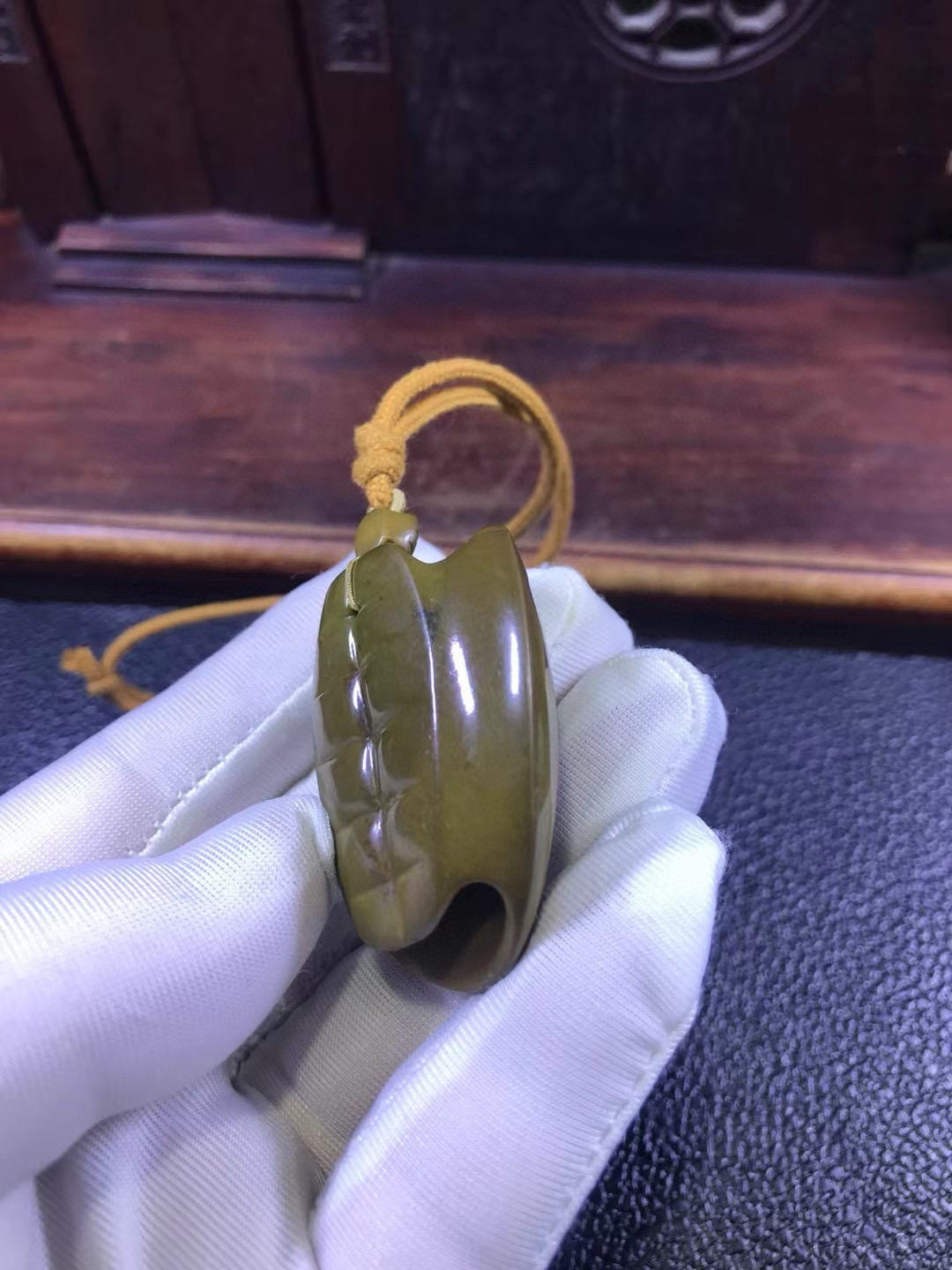 和田玉析木河磨玉细皮料富甲天下龟壳手把件38克厂家直销定制定做