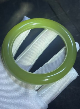 和田玉析木黄绿肉 河磨玉手镯58口径 细腻难得一只大口径一手货源