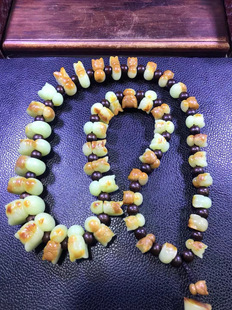 黄白老玉河磨玉籽料龍行天下玉猪龙项链手持464克东北岫岩玉正品