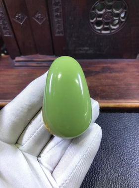 辽宁鞍山岫岩玉东北籽料析木黄绿河磨玉画龙料洒金皮手把石90克