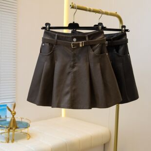 咖色PU皮短裙女春秋2025年新款时尚高腰显瘦辣妹百褶裙a字半身裙