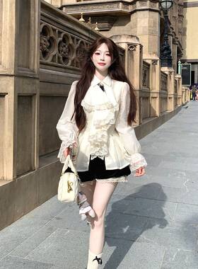 法式荷叶边蕾丝拼接长袖衬衫短裤套装女秋季喇叭袖修身收腰两件套