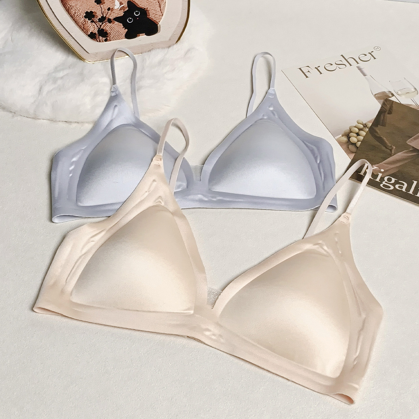 薄款缎面细肩带深V三角杯内衣女小胸聚拢无钢圈隐形无痕夏文胸罩