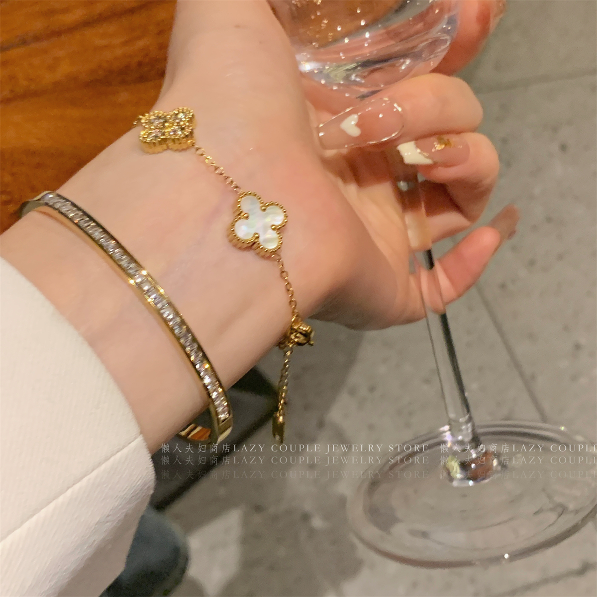 挖到宝藏钛钢四叶花贝壳锆石手链