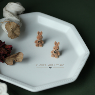 花宿家 小熊和兔子植物绒耳钉耳环女气质甜美可爱俏皮少女 可爱