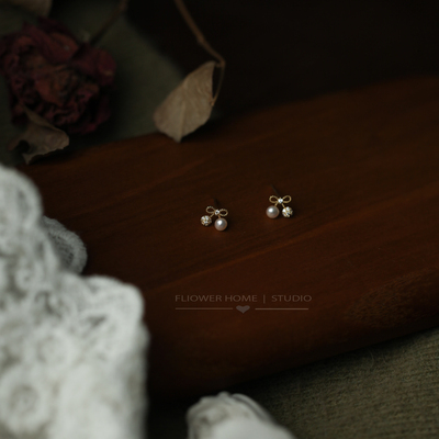 小巧迷你女闪亮精致耳钉