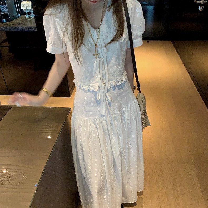 [香蕉派派]刺绣花边系带娃娃领小上衣25夏季泡泡短袖衬衫套装