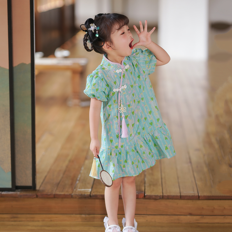 旗袍碎花清爽国风绿色