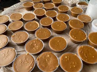 西双版纳傣家手工红糖青皮甘蔗熬制