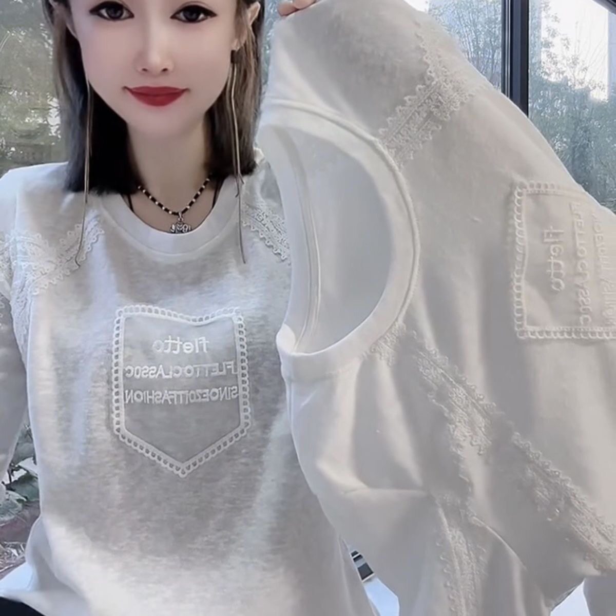 欧洲站2026春季新款拼接蕾丝花边t恤女时尚洋气百搭长袖套头上衣