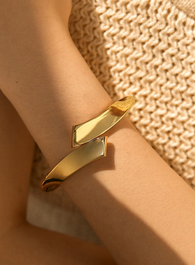 热销欧美风显气质女士手镯 素圈光面圆圈手环设计感 一件起批