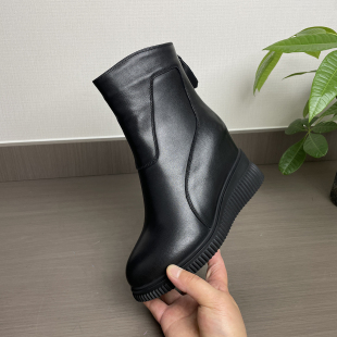 真皮粗跟防水台时装 新款 10cm内增高靴女冬季 靴厚底马丁靴女