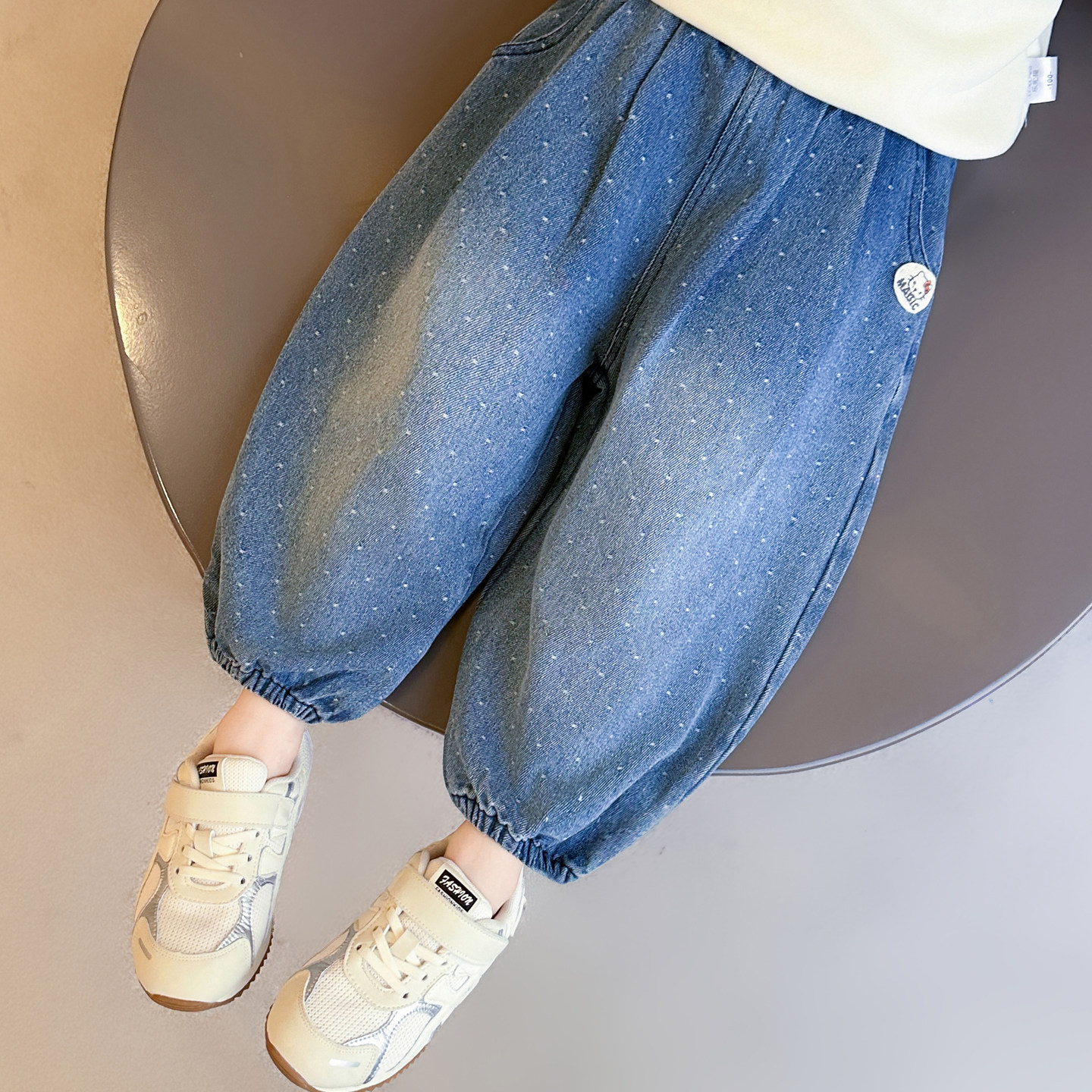 2026春女童宽松束脚牛仔灯笼裤图片