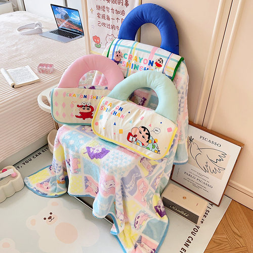 可收纳小新抱枕午睡折叠毯子二合一办公室被子两用宿舍车载空调毯