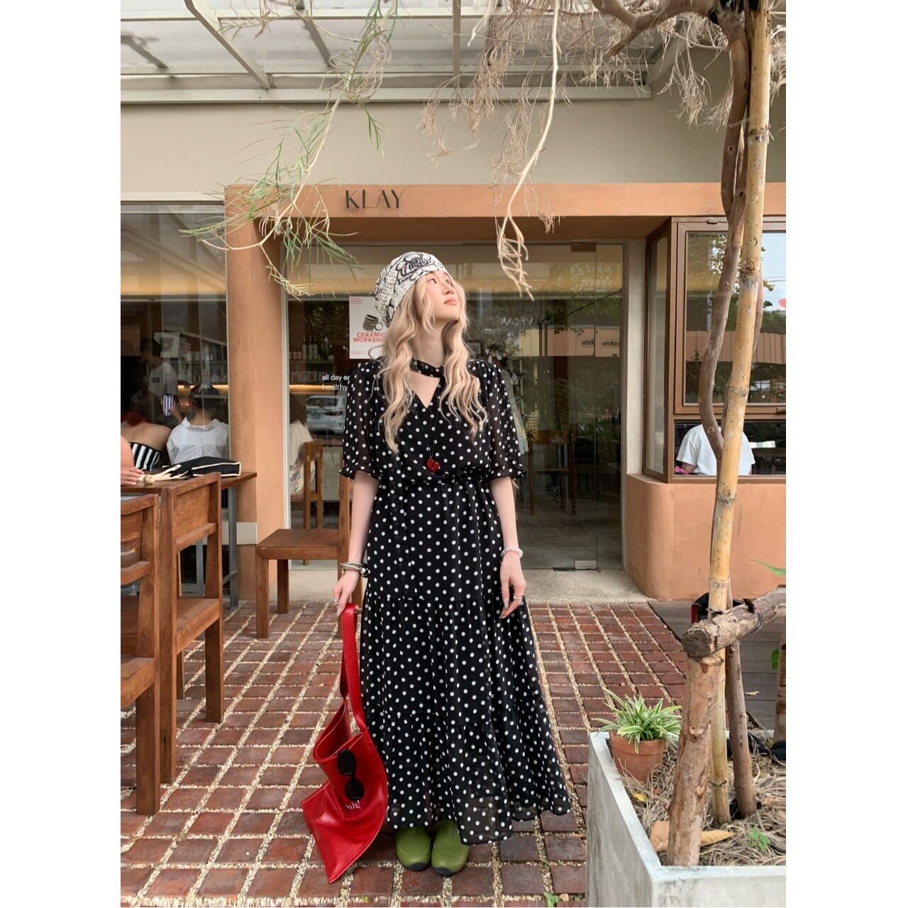 新势力时尚女装 甜美度假风v领波点短袖连衣裙女显白减龄大摆长裙