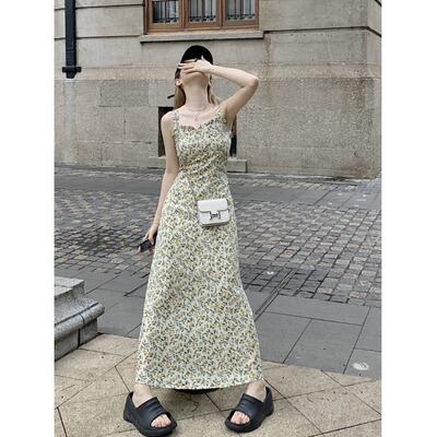 大码胖mm小清新高个子显瘦碎花吊带连衣裙女春夏新款外搭开衫套装