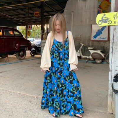 大码胖mm海边度假风蓝色碎花吊带连衣裙女春新款显瘦气质性感长裙